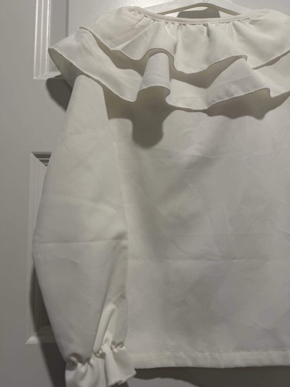 SHEIN White Ruffle Collar Button-Front Top - Picture 6 of 9